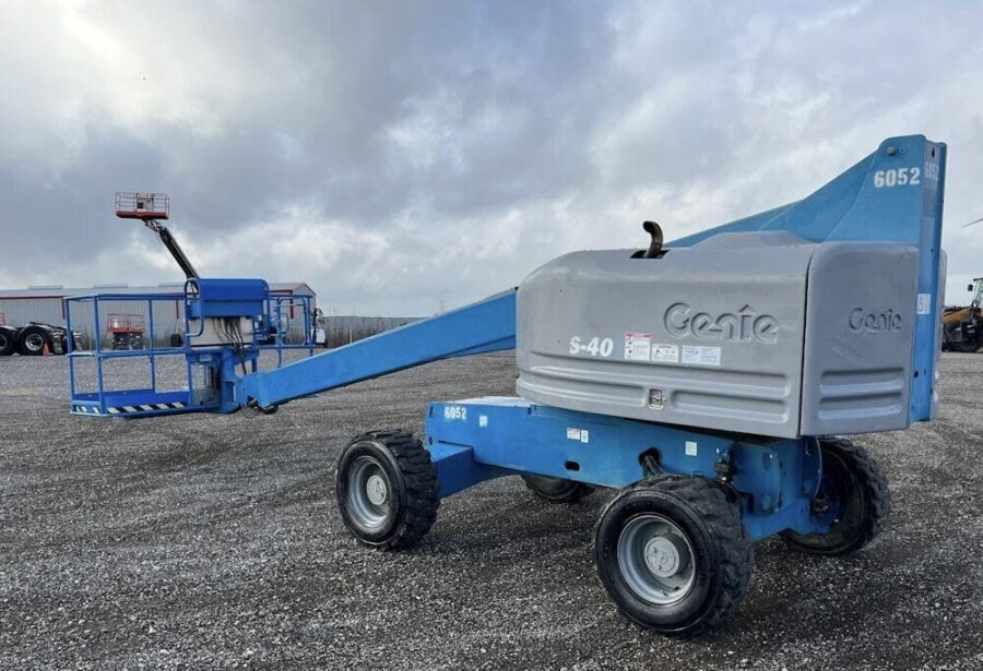 2017 Genie S-40 - Image 2