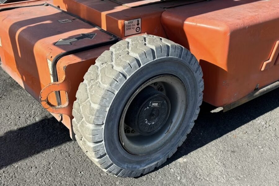 2015 JLG E400AJPN - Image 6