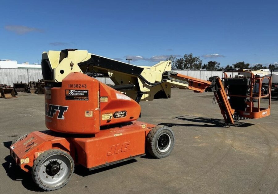 2015 JLG E400AJPN - Image 3