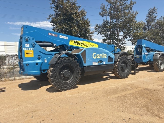2016 Genie GTH-844 Telehandler - Image 4