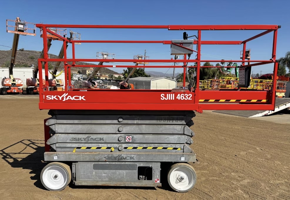 2018 Skyjack SJIII4632 Scissor Lift for Sale - Image 4