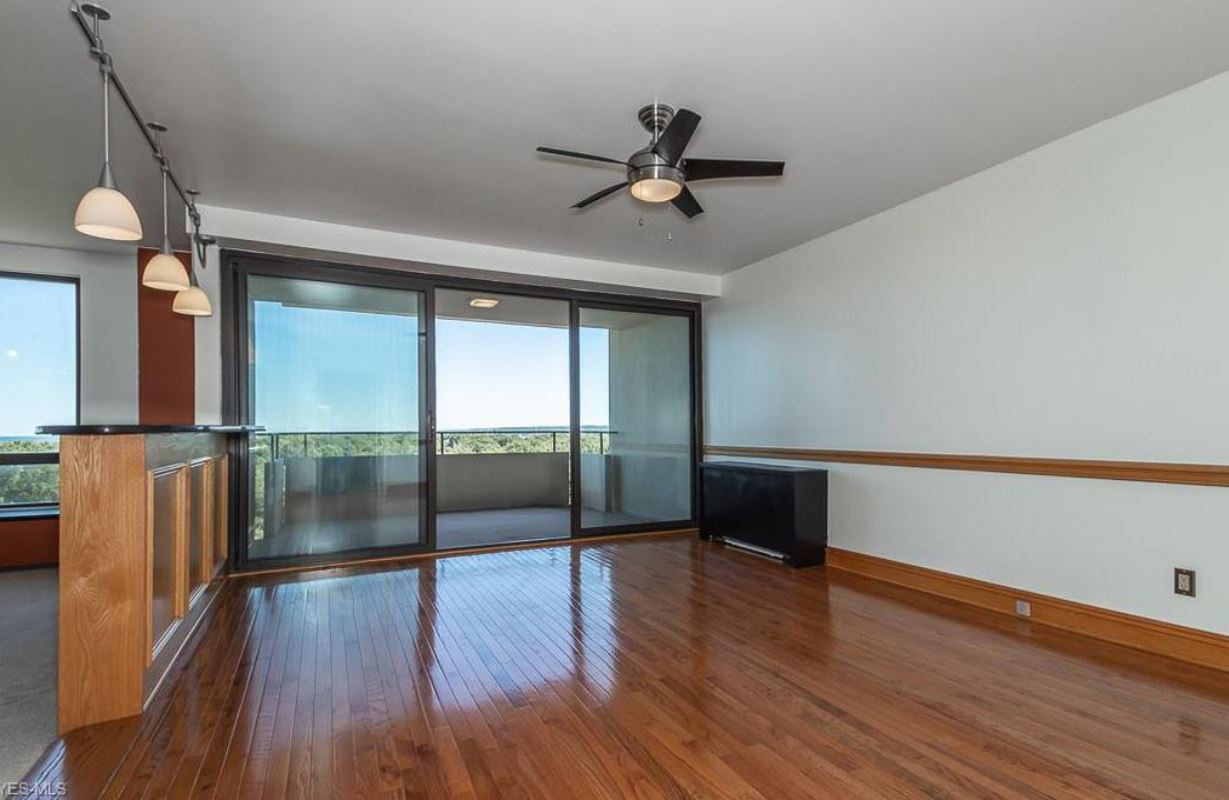 Available Suites Bratenahl Place