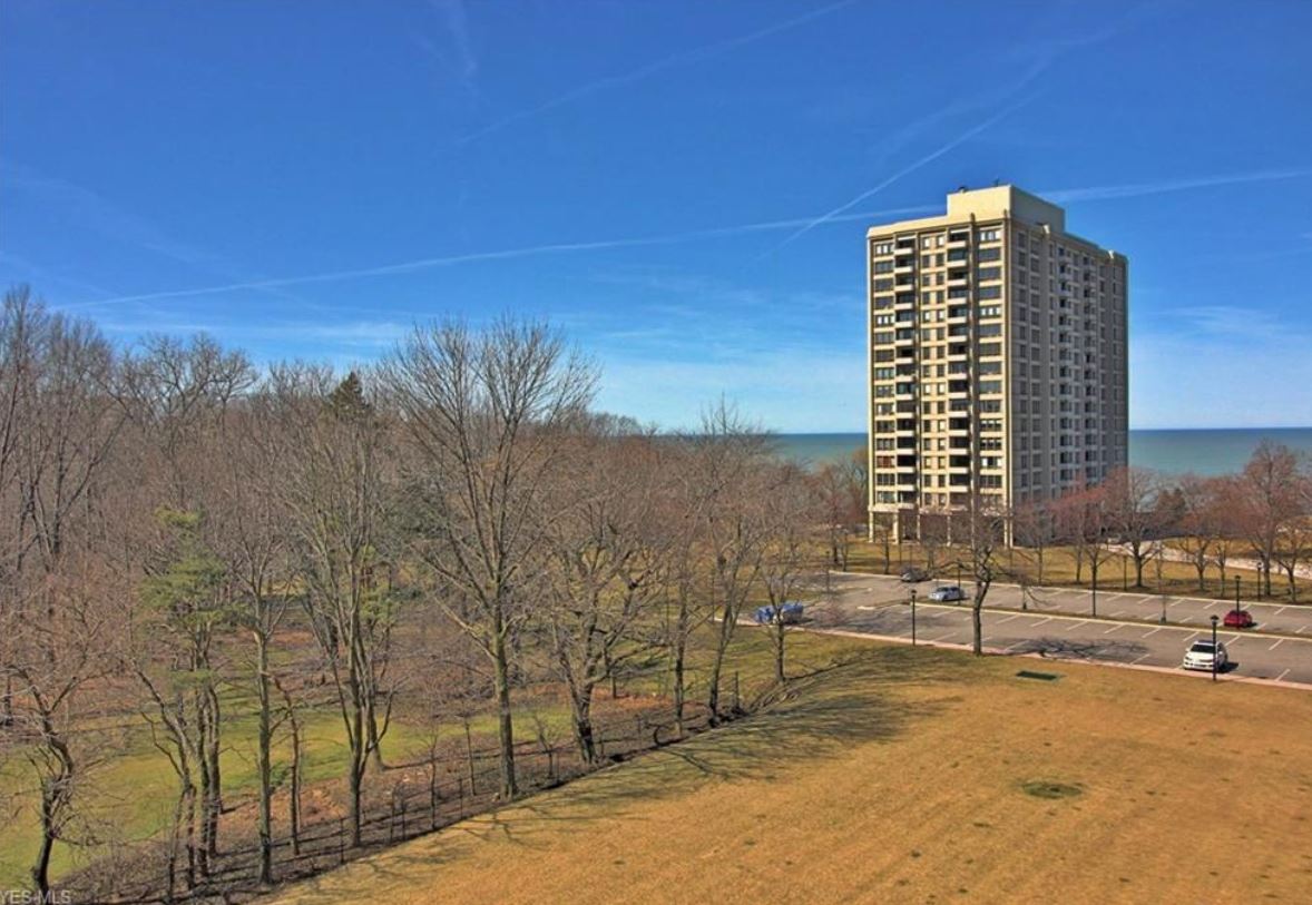 Available Suites Bratenahl Place