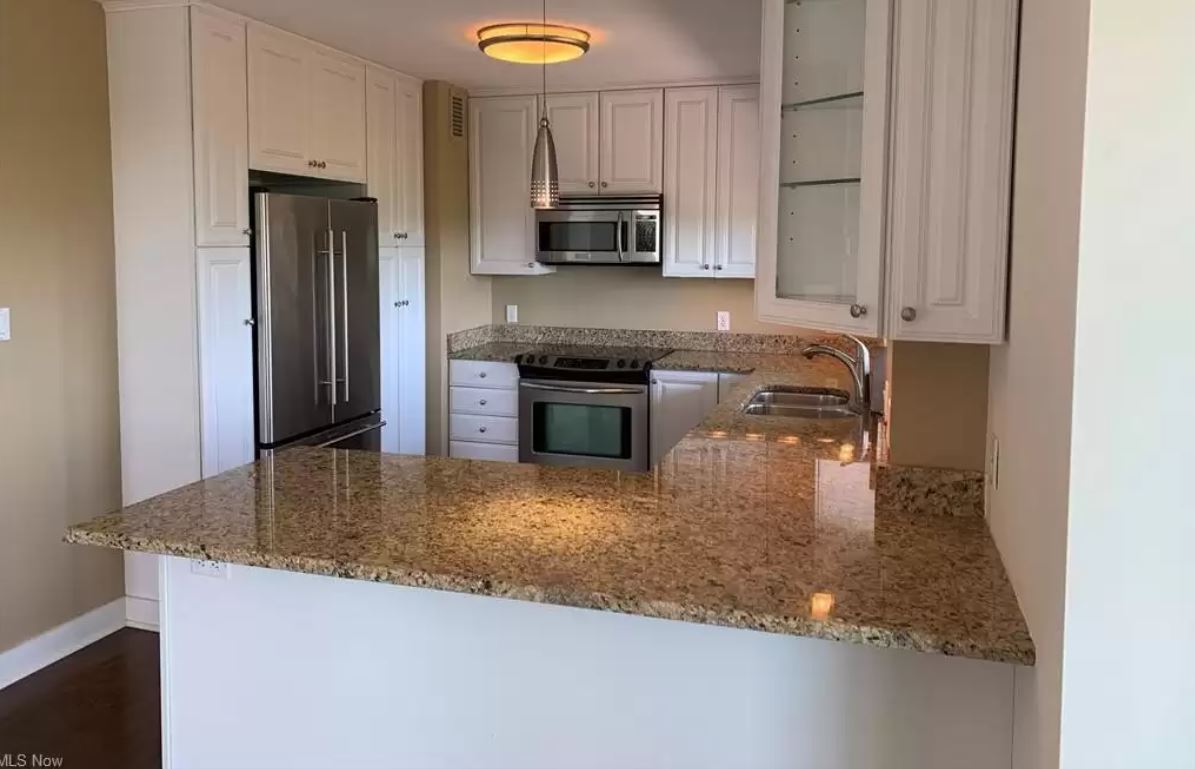 Available Suites Bratenahl Place